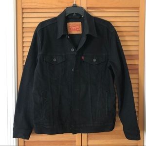 Black Levi’s trucker jacket - Medium